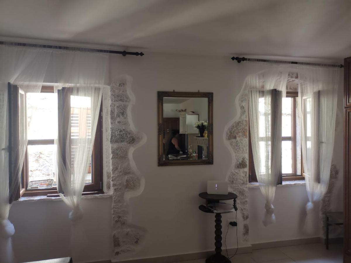Apartment Martin - 10 Mt To The Beach Rovigno Esterno foto