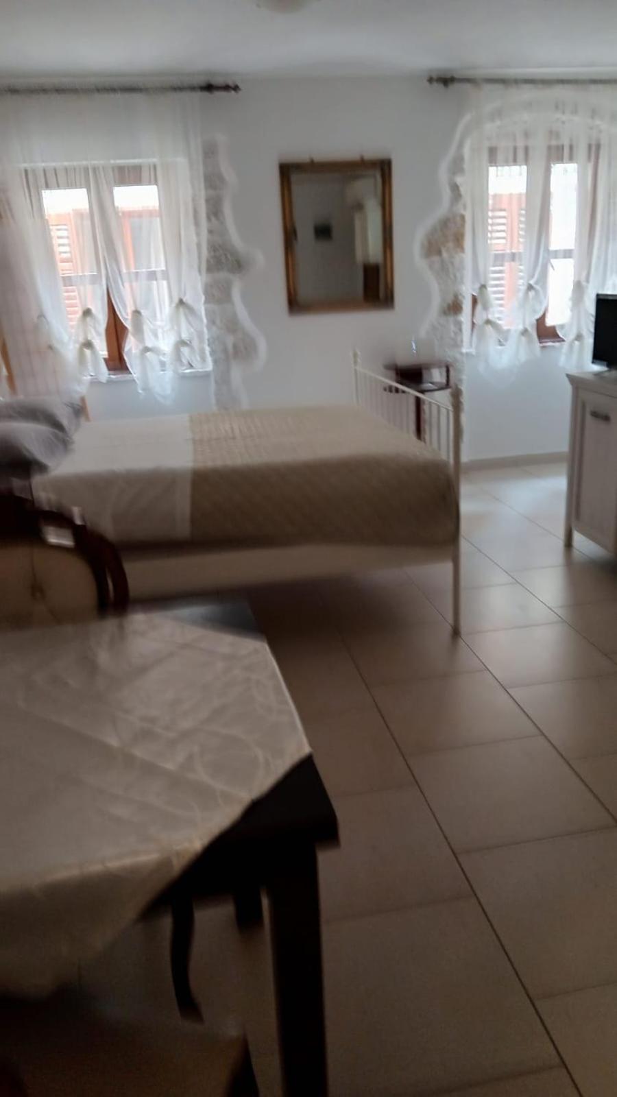 Apartment Martin - 10 Mt To The Beach Rovigno Esterno foto